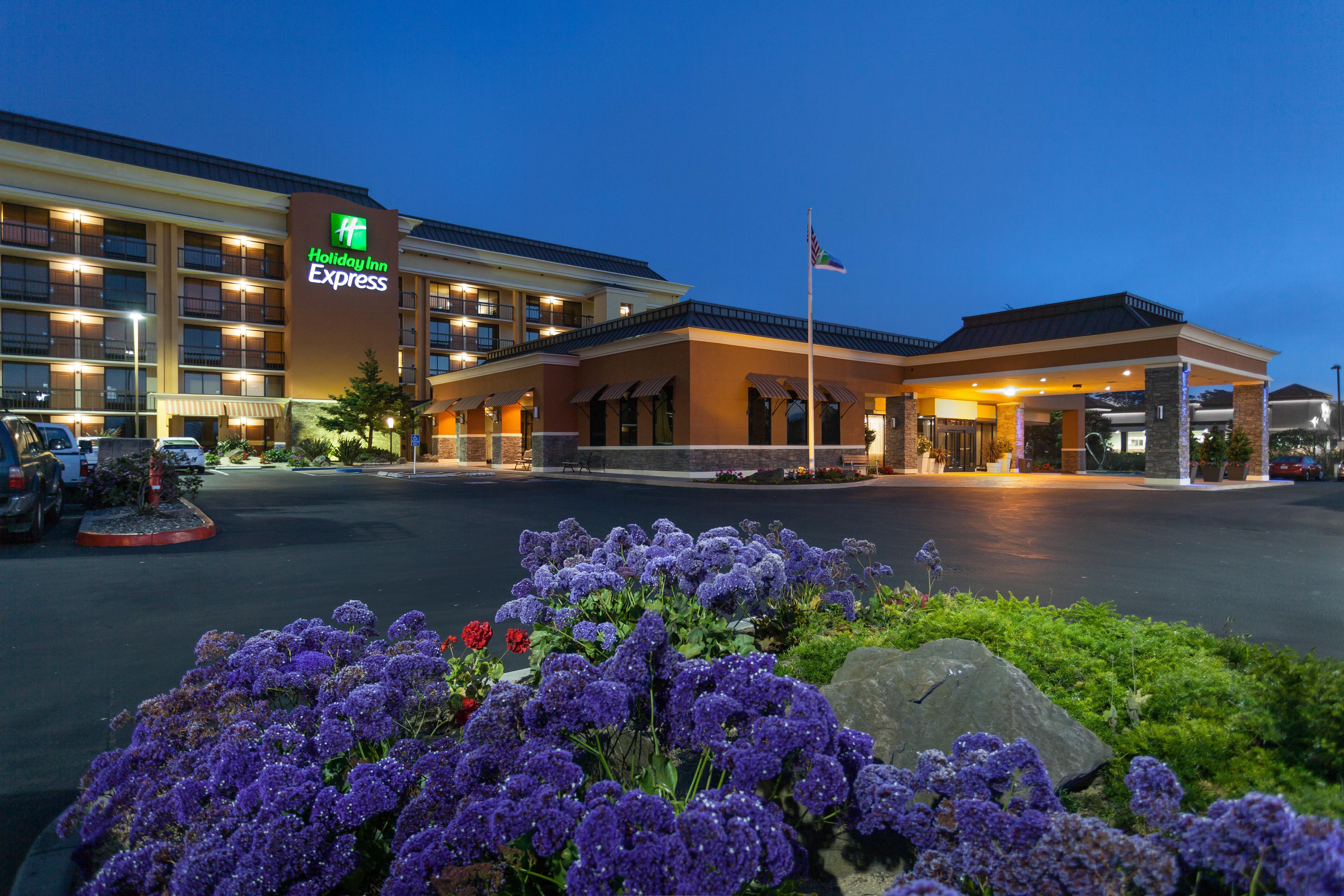 Holiday Inn Express At Monterey Bay By Ihg Seaside Exterior foto