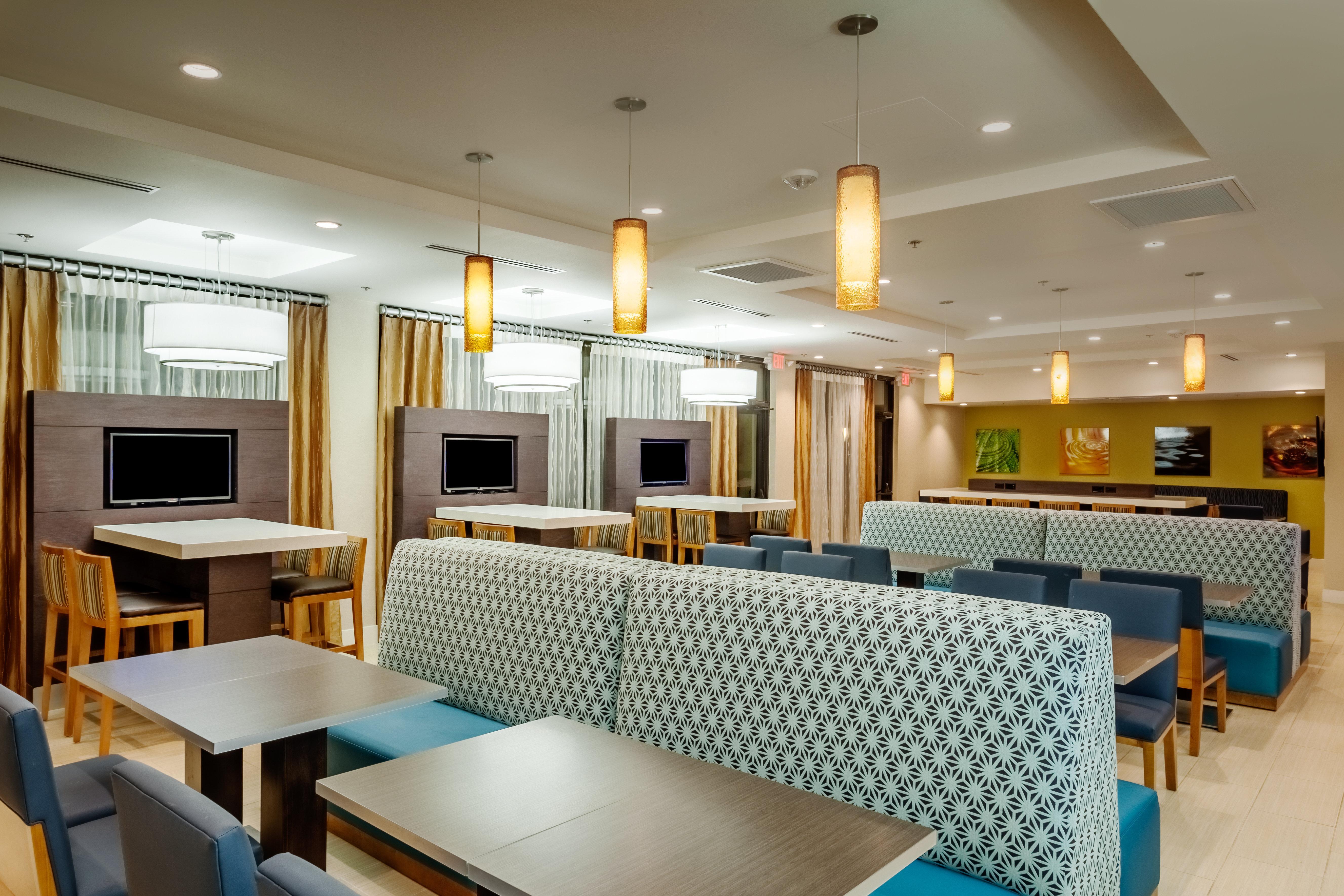 Holiday Inn Express At Monterey Bay By Ihg Seaside Exterior foto